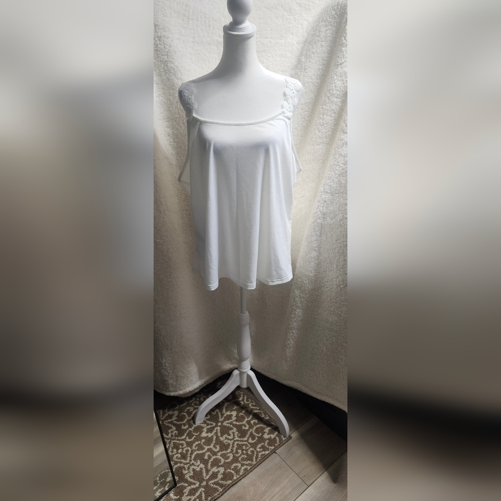 Made with ♡ Love Elegant White Lace Trim Sleepwear
